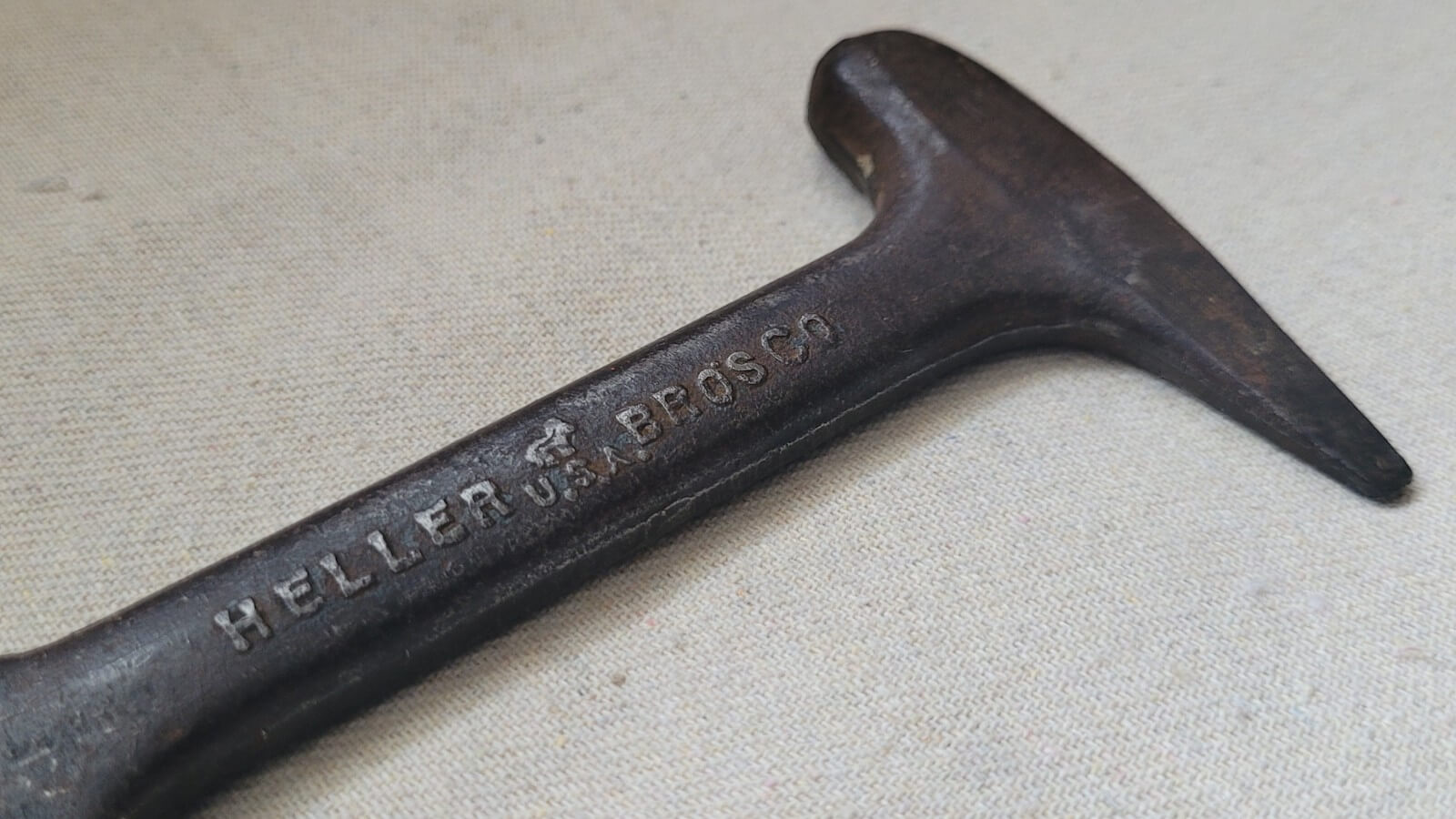 Scarce Vintage Heller Bros Co. Blacksmiths Farriers Horse Shoe Chisel Tool