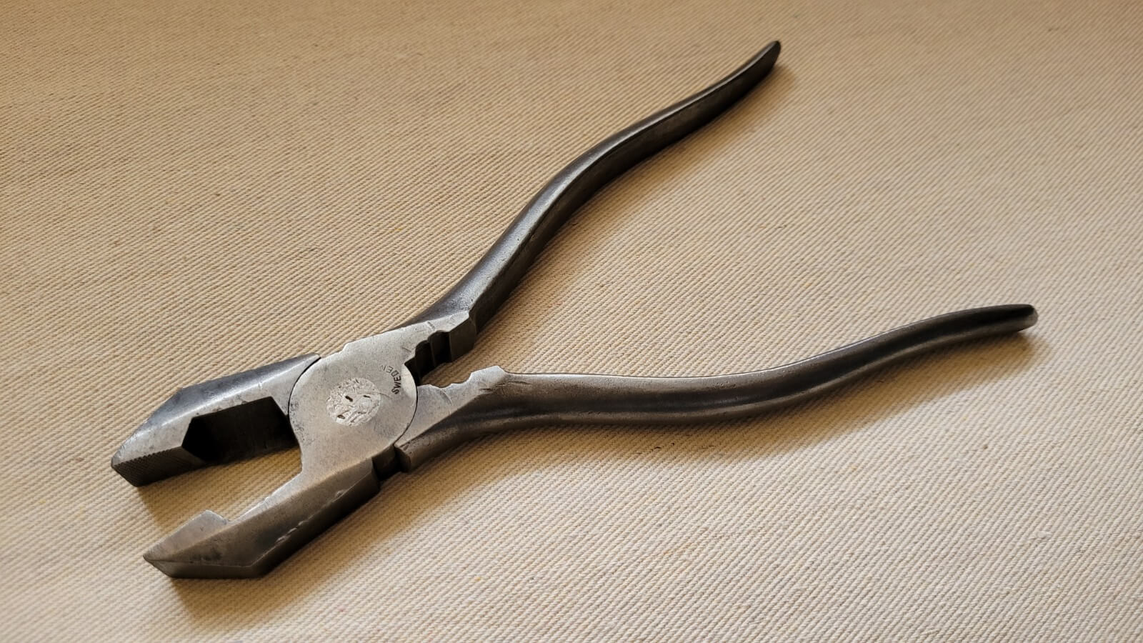 Vintage F.E Lindström Eskilstuna Lineman Pliers Cutters Sweden - Fine Tools and Collectibles