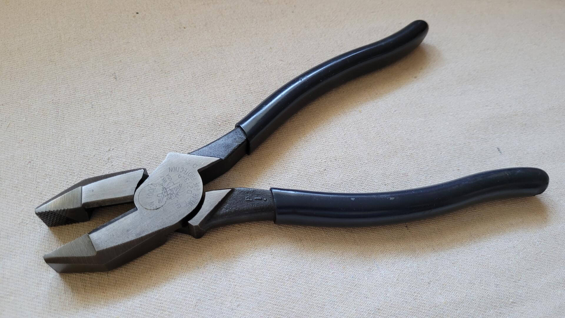 Vintage Klein Tools D213-9 9 Inch Square Nose High Leverage Lineman's Pliers Wire Cutters - Antique Made in USA Collectible Electrican Hand Tools