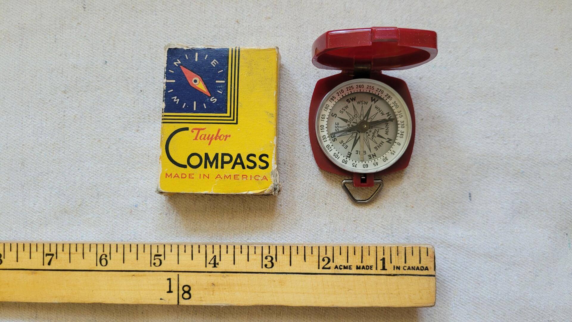 Vintage Taylor Gydeway No 2935 Bakelite Pocket Compass Rochester NY - Antique Made in USA MCM navigation tools collectible