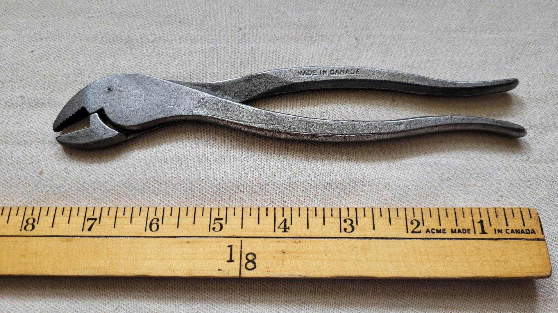 battery-terminal-pliers-made-in-canada-8-inches=antique-vintage-collectible-automotive-mechanic-tools-measurements