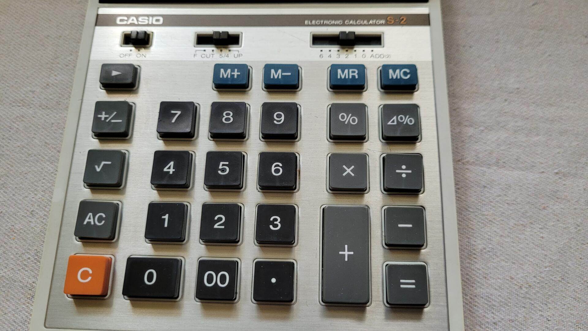Rare 1970s Casio S-2 VFD calculator 12 digits, 6V with retro flouoresent tube display - Vintage made in Japan collectible electronic calculator and office gadgets