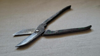 Vintage Footprint No. 220 tin snips and shears with solid clean ergonomic design. Rare antique made in Sheffield England collectible cutting tools ready for metals
