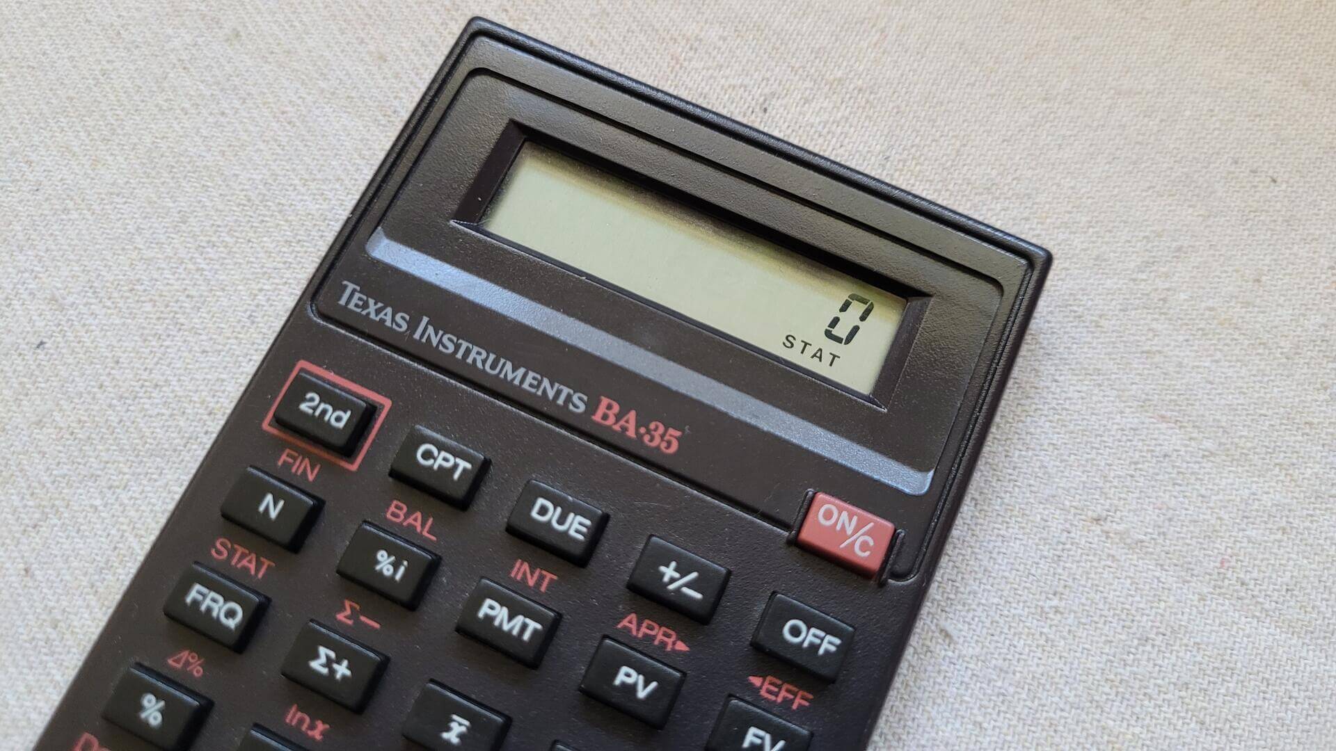 texas-instruments-ba-35-business-analyst-calculator-made-in-italy-1980s-vintage-retro-electronics-business-tools-and-gadgets-screen-view