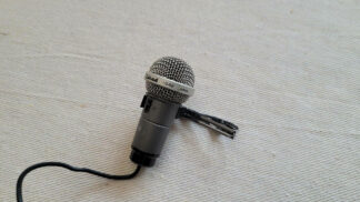 Calrad 10-92 miniature uni directional electrent condenser microphone 2 inches in length. Rare vintage made in Japan audio and electronics equipment with the original box.