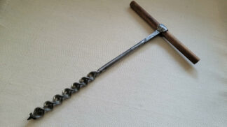 antique T-Handle 1 inch hand drill auger bit made by Gawen Gilmore in Cote St. Paul, Montreal QC. Rare primitive early 20th century vintage made in Canada barn beam timber framing, carpentry and woodworking tools