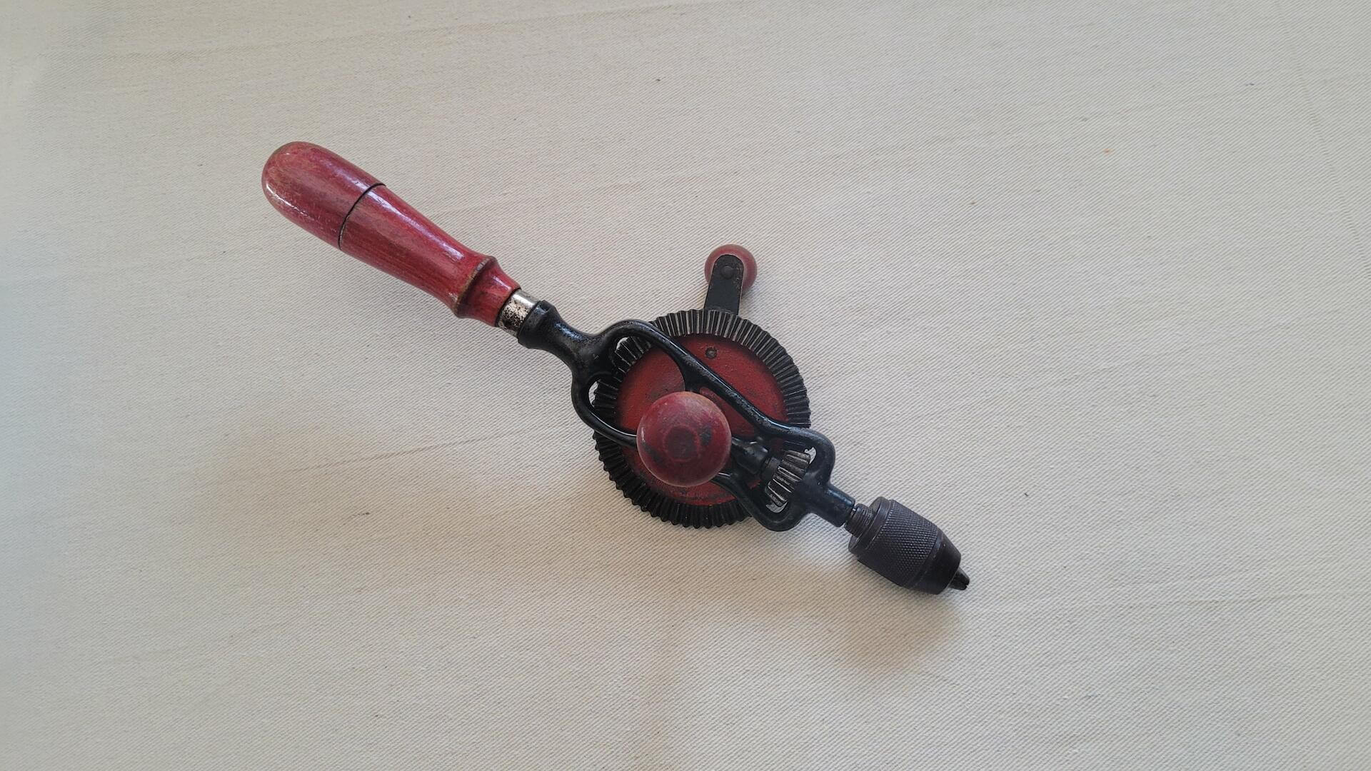 hoppe-carpenter-hand-eggbeater-drill-red-wooden-handle-vintage-antique-made-in-germany-woodworking-tools