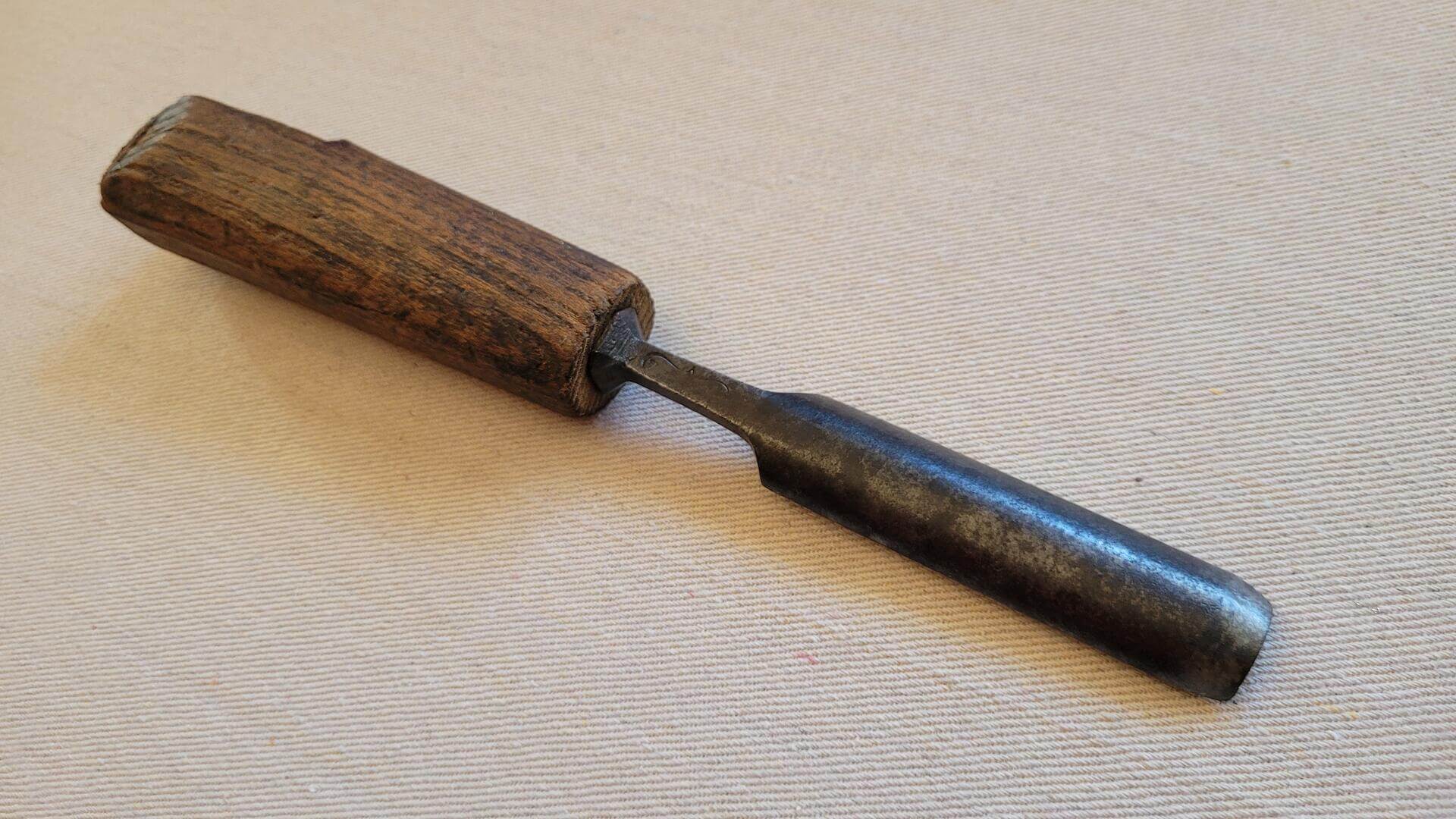 Rare vintage Thomas Firth and Sons cast steel carving gauge chisel with wooden handle. Early 20th century antique made in Sheffield England collectible carpentry and woodworking edge hand tools