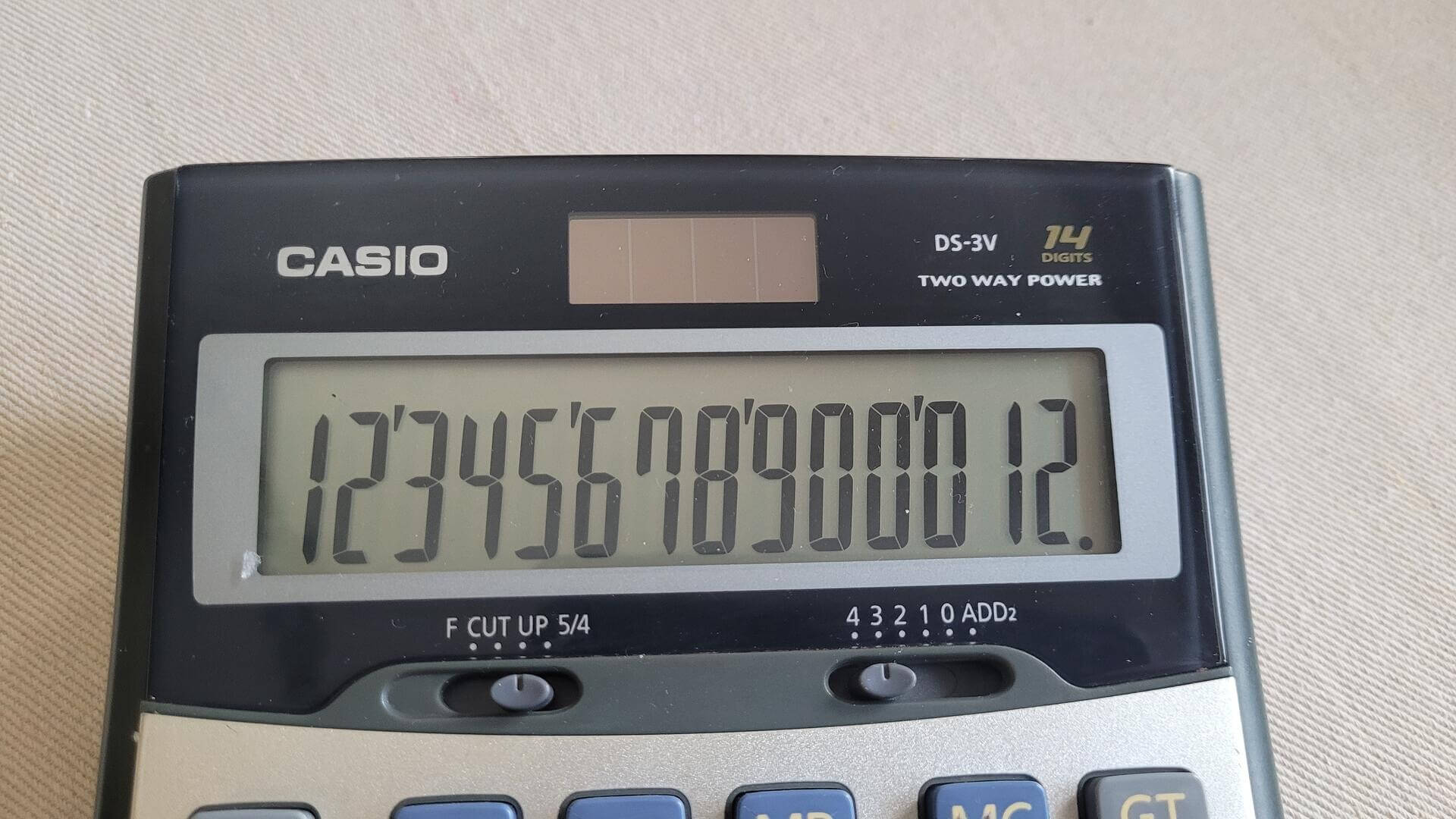 Business Casio DS-3V battery and solar powered desktop calculator with extra large display. Features include, 14 digits, Time calculation, function command signs