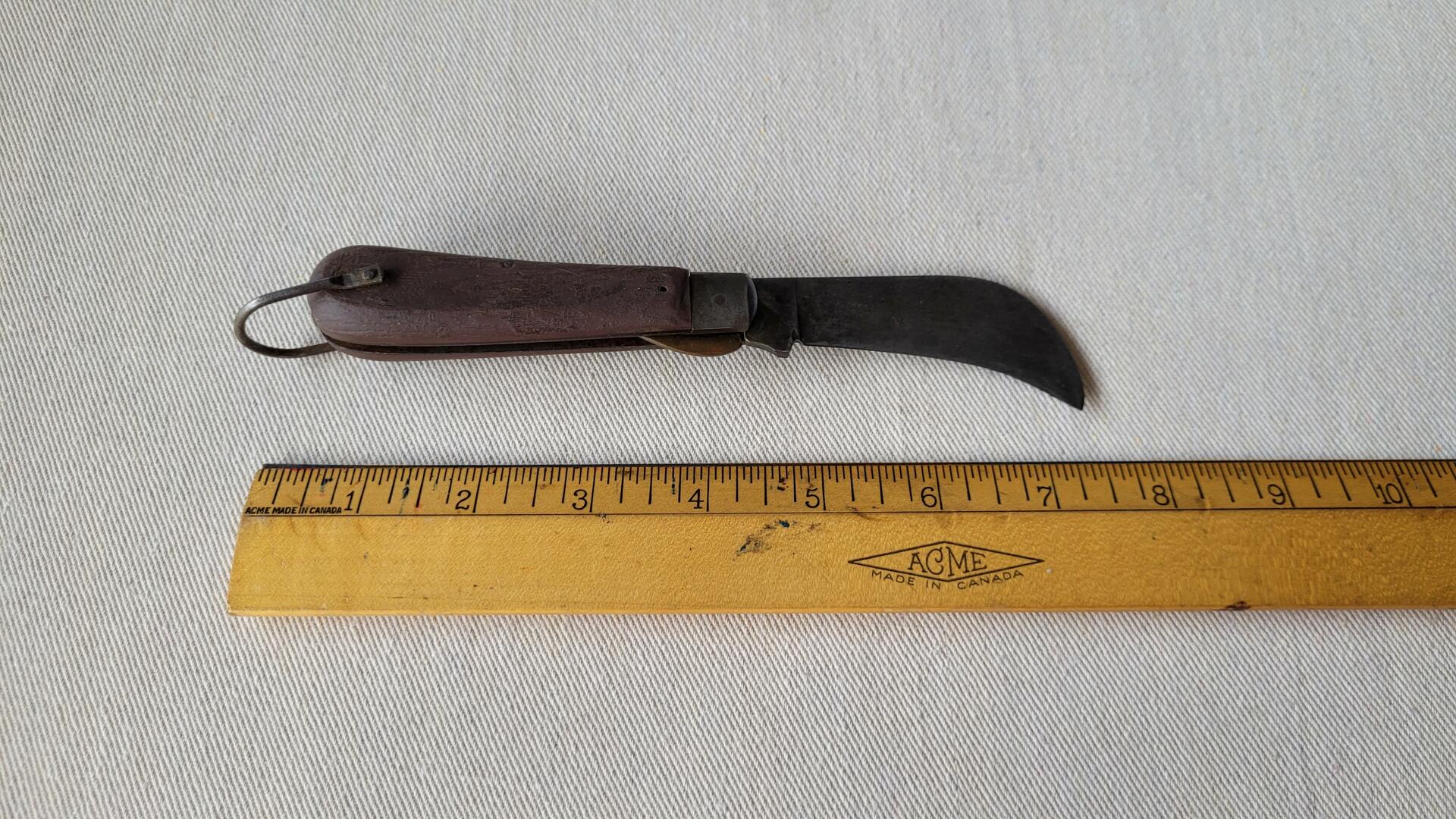 Nice vintage Klein Tools carbon steel Hawkbill slitting blade. Retro made in Chicago USA collectible outdoors tools and vintage craftsman folding knives
