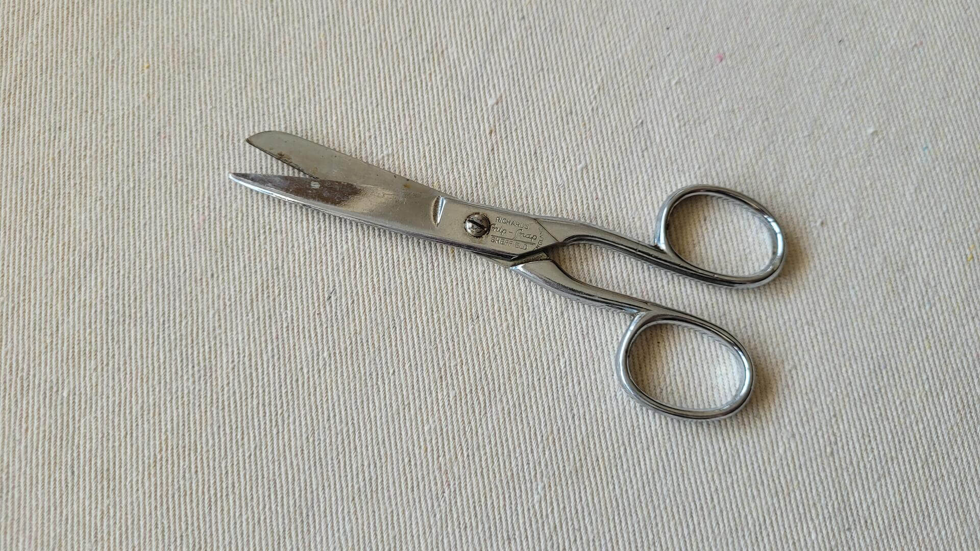 Vintage Richards chrome plated Snip Snap steel scissors 5" long. MCM made in Sheffield England quality upholstery and dressmaker's shears and cutting tools