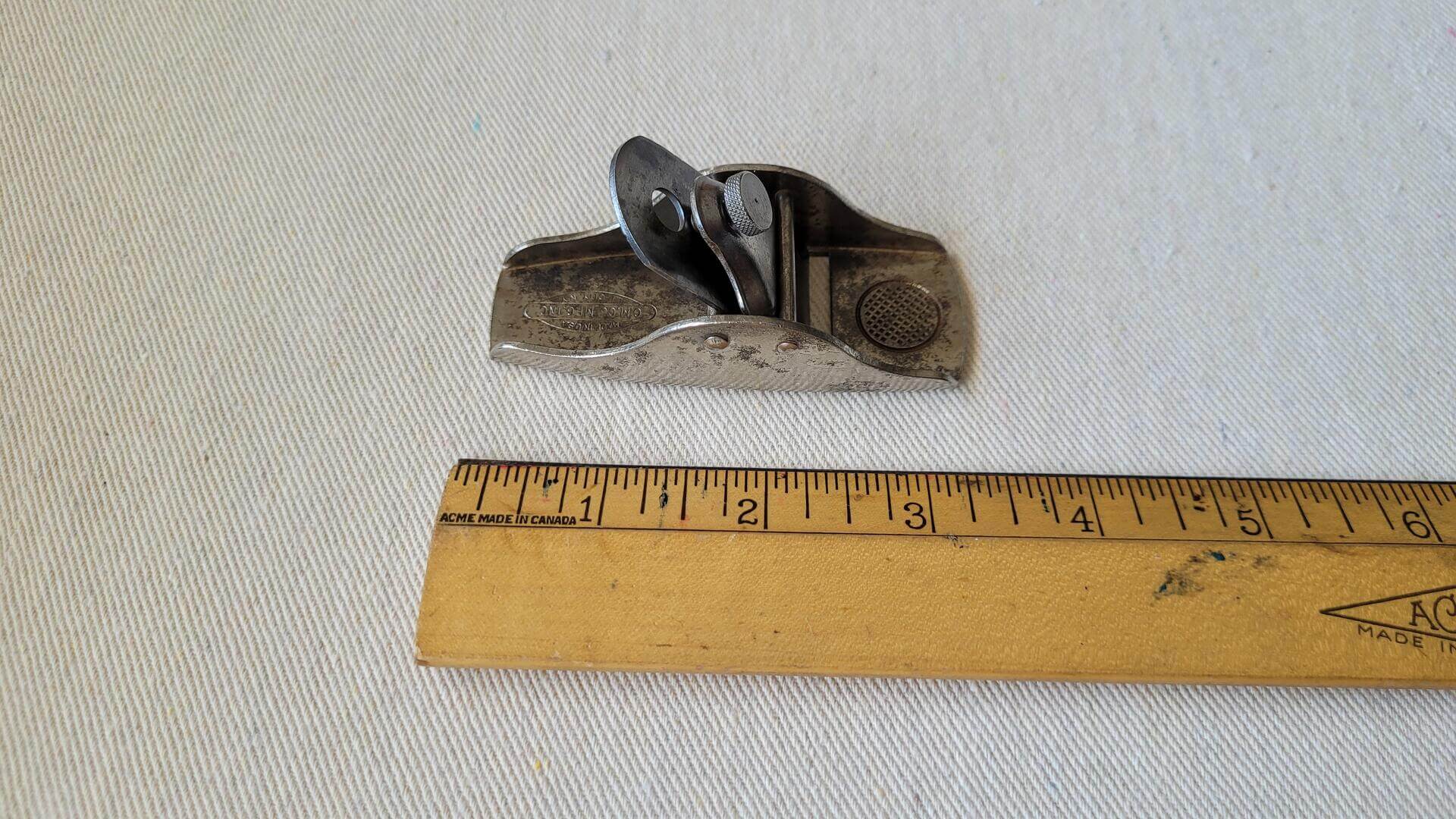 Vintage thumb block miniature plane by G.M. Co. Mfg. Inc. Long Island City NY. Antique mid century made in USA collectible carpentry & woodworking edge tool