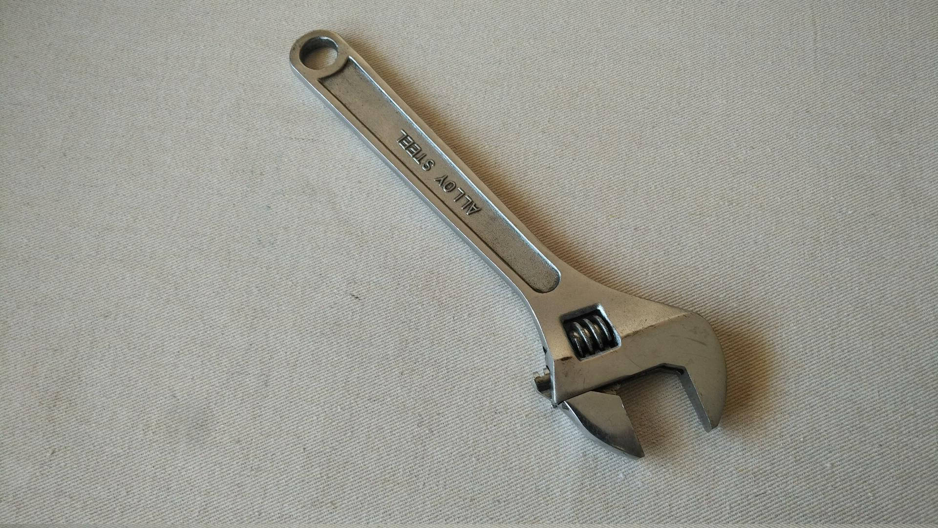 Heavy duty 10 inch adjustable wrench by Gray Tools. Canada's professional industrial grade alloy steel quality automotive and machinist hand tools