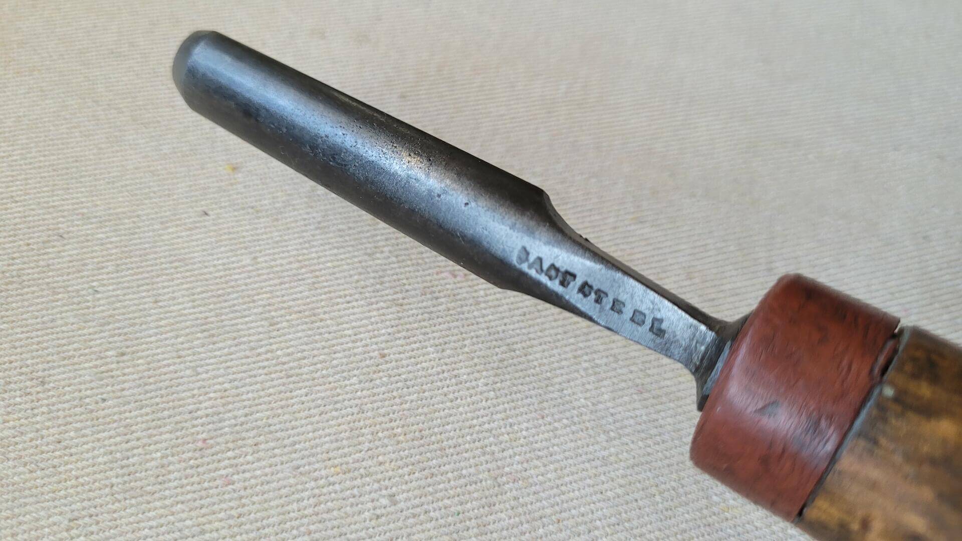 Nice vintage Hearnshaw Bros 1/2" pairing gouge chisel. Rare antique made in Sheffield England collectible carpentry and woodworking wood carving hand tool