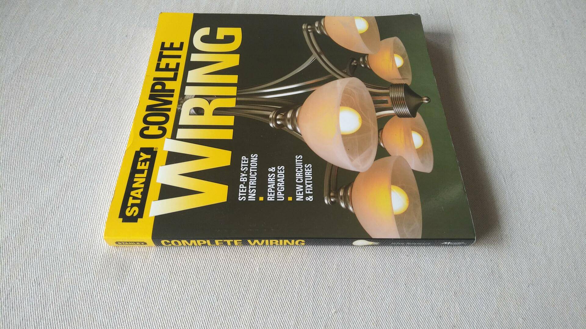 stanley-complete-wiring-book-ken-sidey-stnley-works-inc-2003-isnb-0696217309-electrician-diy-wiring-reference-electrical-code-guide