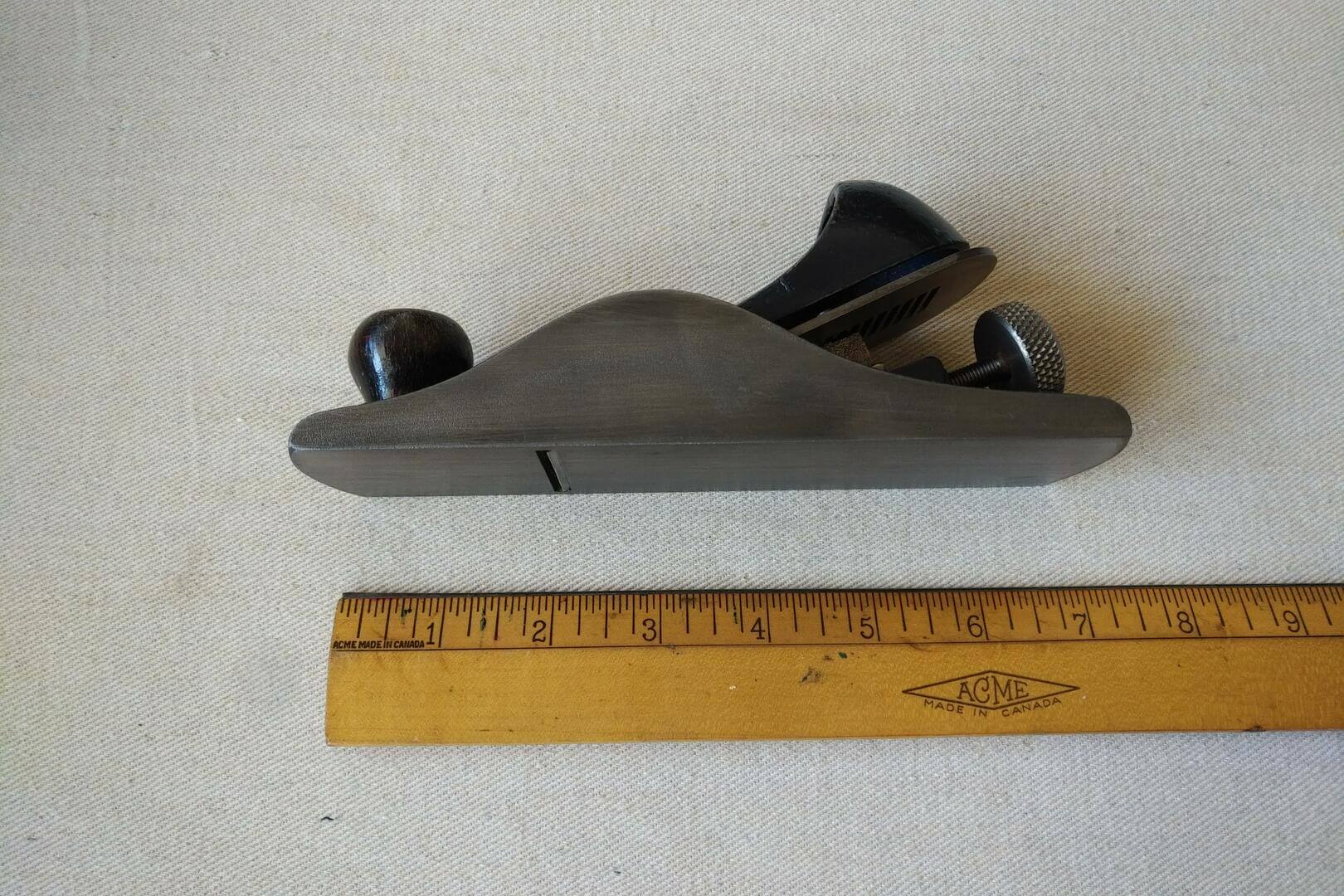 Vintage Stanley No. 220 adjustable block wood plane blue colour & rosewood knob. Antique made in Canada collectible carpentry cabinet maker edge hand tools