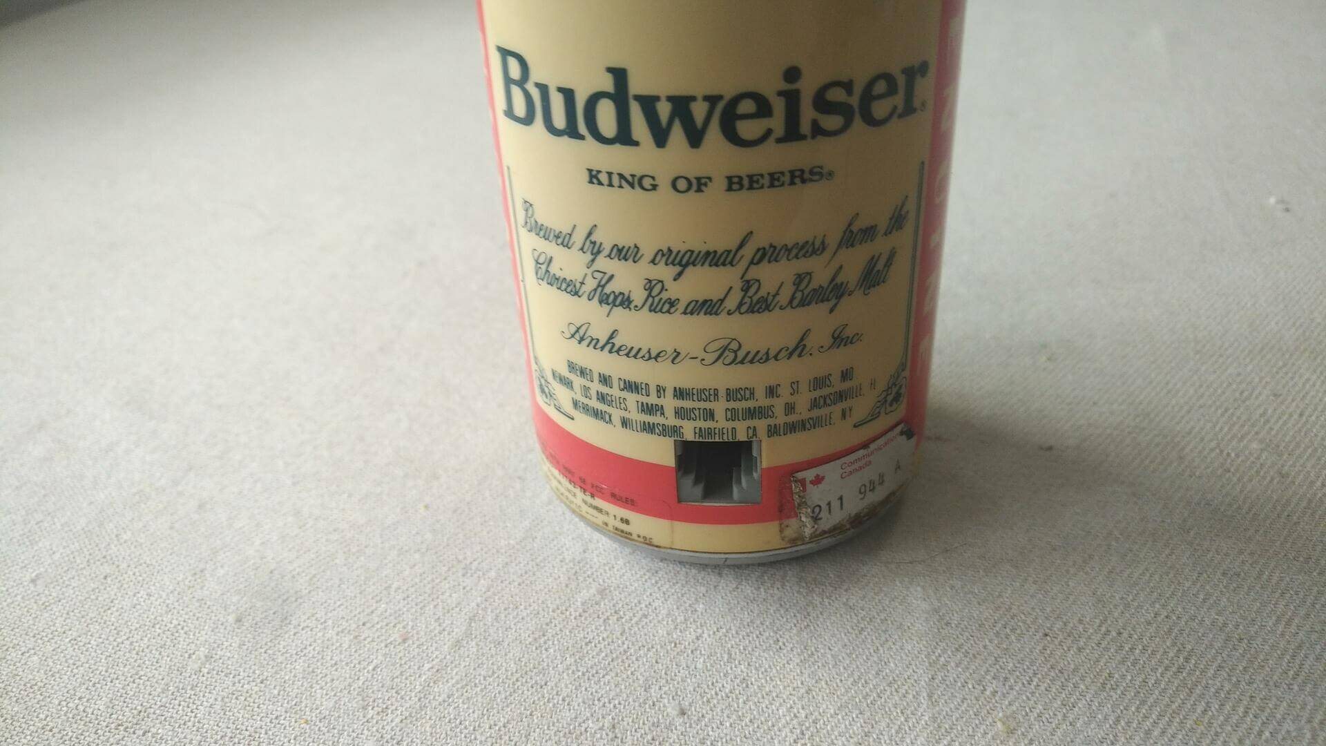 Nice vintage 1980s Budweiser beer can touch tone dial phone with the original cord. Retro breweriana and telephone advertising pub decor collectible